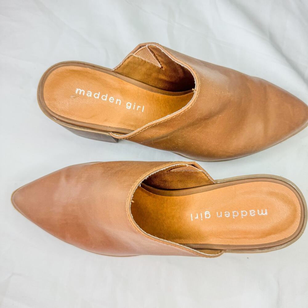 Madden Girl Dursly Tan Faux Leather Pointed Toe Block Heel Mule Sandals Sz 6M